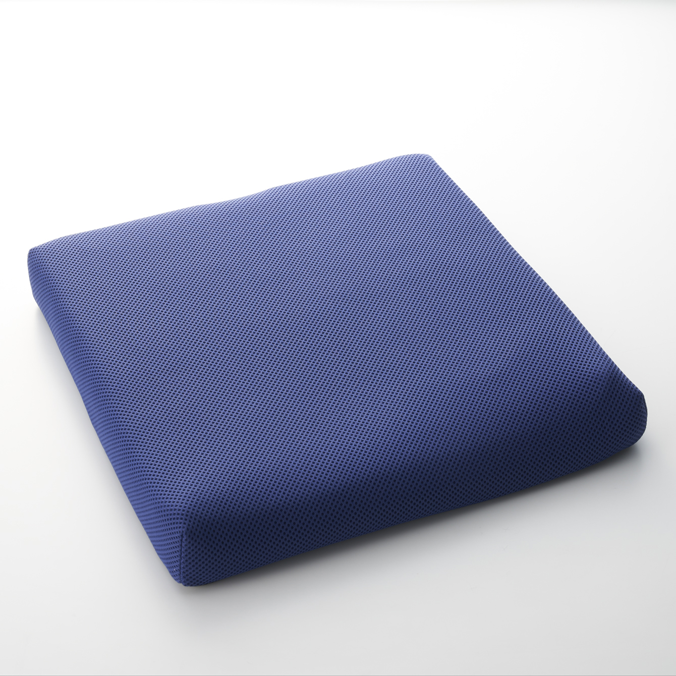 Fin plast Cushion